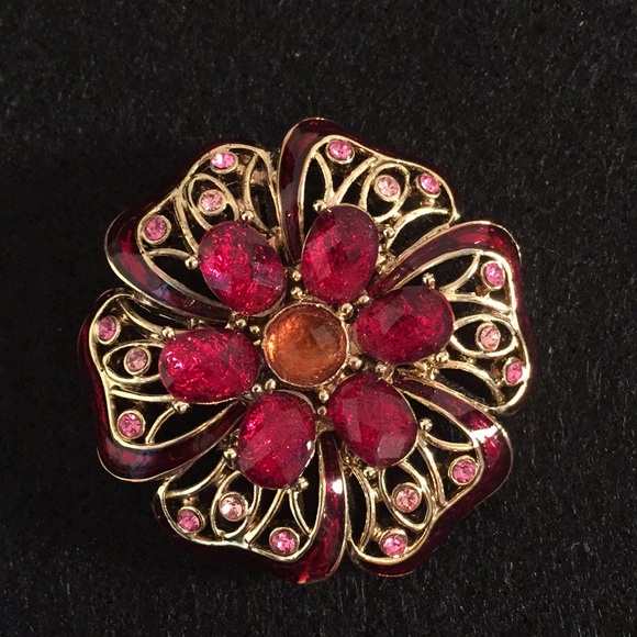 Jewelry - Vintage broach